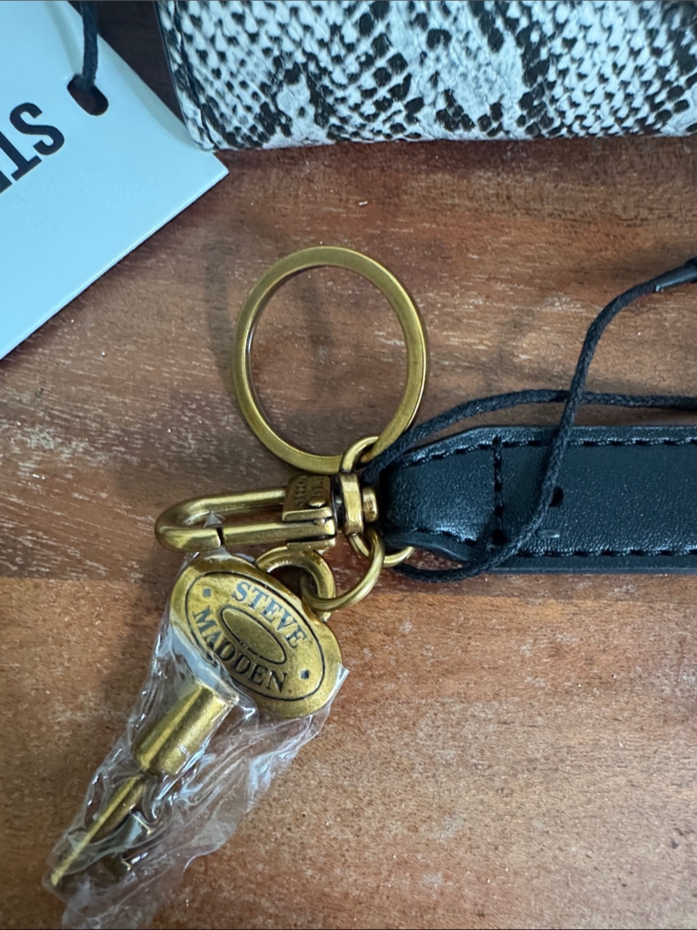 Steve Madden NWT Snake-Print Wristlet - Picture 7 of 10
